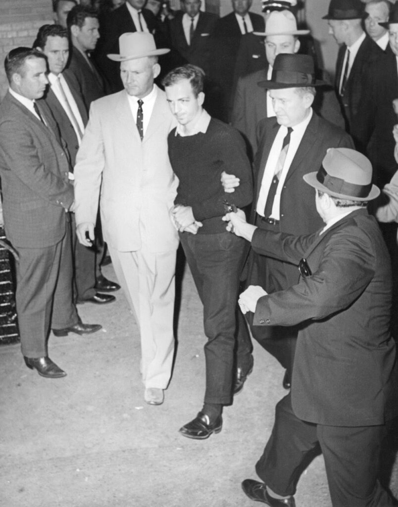 hvem dræbte JFK,JFK mord konspiration,JFK CIA forbindelse,JFK Israel konflikt,John F Kennedy mord sandhed,skjulte alliancer JFK mord,Allen Dulles Warren-kommissionen,JFK og MK-ULTRA,Israel Dimona Kennedy,Jack Ruby mafia forbindelser,militærindustrielt kompleks JFK,JFK brev til Ben-Gurion,statskup JFK 1963,JFK attentat skjult sandhed,geo-politisk mord JFK