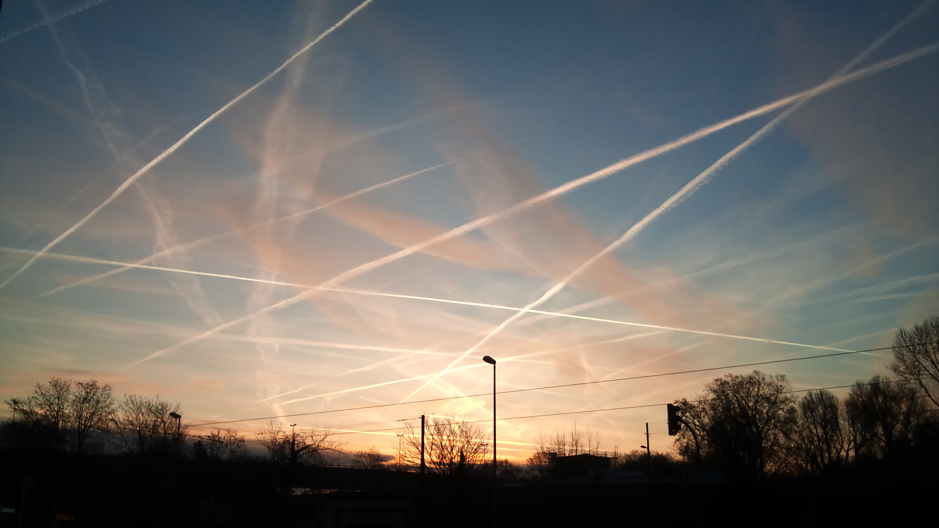 solstrålingsmodifikation,sol dæmpning eksperiment,geoengineering Storbritannien,chemtrails fakta,stratosfærisk aerosolindsprøjtning,marine skyoplysning,test af sol dæmpning,ARIA klimaprojekt,klimakontrol teknologi,ændring af skyer global opvarmning,svovldioxid klimaeffekt,vejrkontrol teknologi,klimaeksperiment Storbritannien,geoengineering konsekvenser,etiske problemer geoengineering